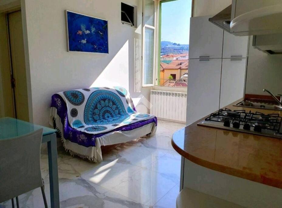 Appartamento 50 Mt Mare Con Parcheggio Riservato Riva Ligure Esterno foto